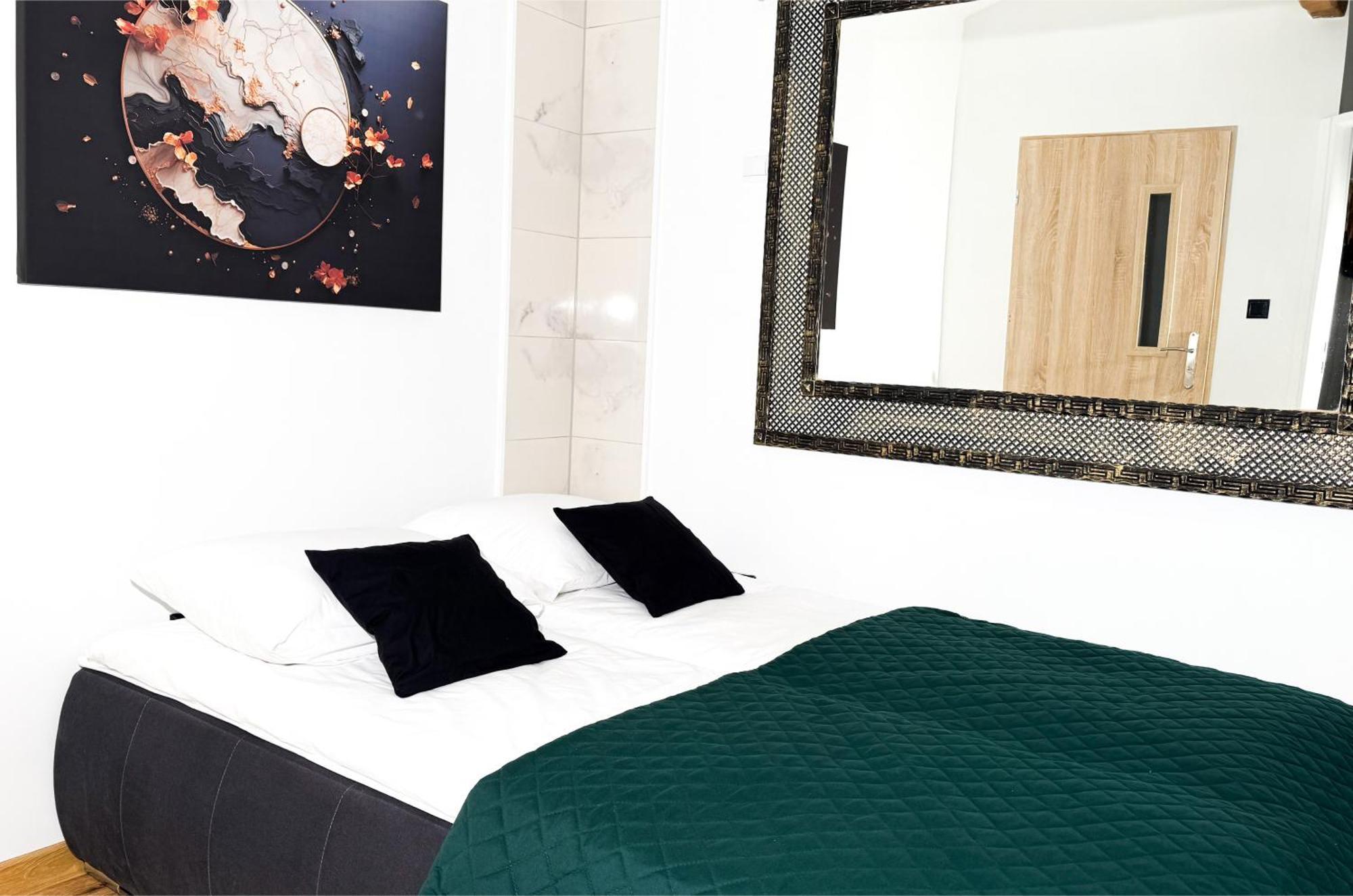 Apartament Kosciuszki 2 By Libertarent Walbrzych Bagian luar foto